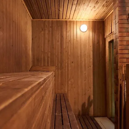 House With Sauna And Pool